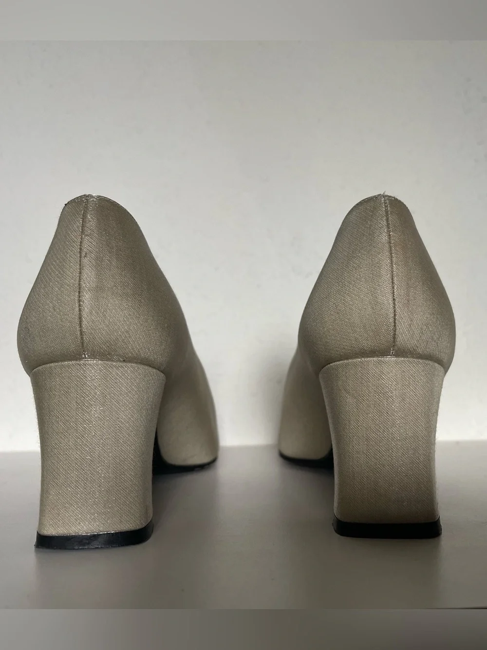 Stuart‎ Weitzman Champagne Satin Square Toe Block Heel Pumps Womens
